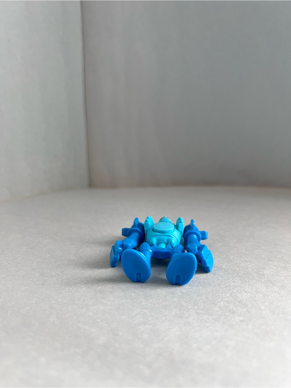 KINDER SURPRISE PACIFIC RIM ROBOT - Picture 3 of 3